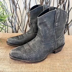 Roper Distressed Leather Low Western Boots